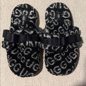 UGG Black & White Logo Fluff Slide Sandals
